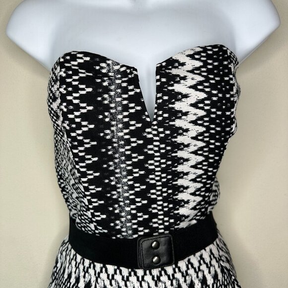 NWOT Akira Chicago Black and White Mixed Print Strapless Belted Jumpsuit Size M - Picture 1 of 10